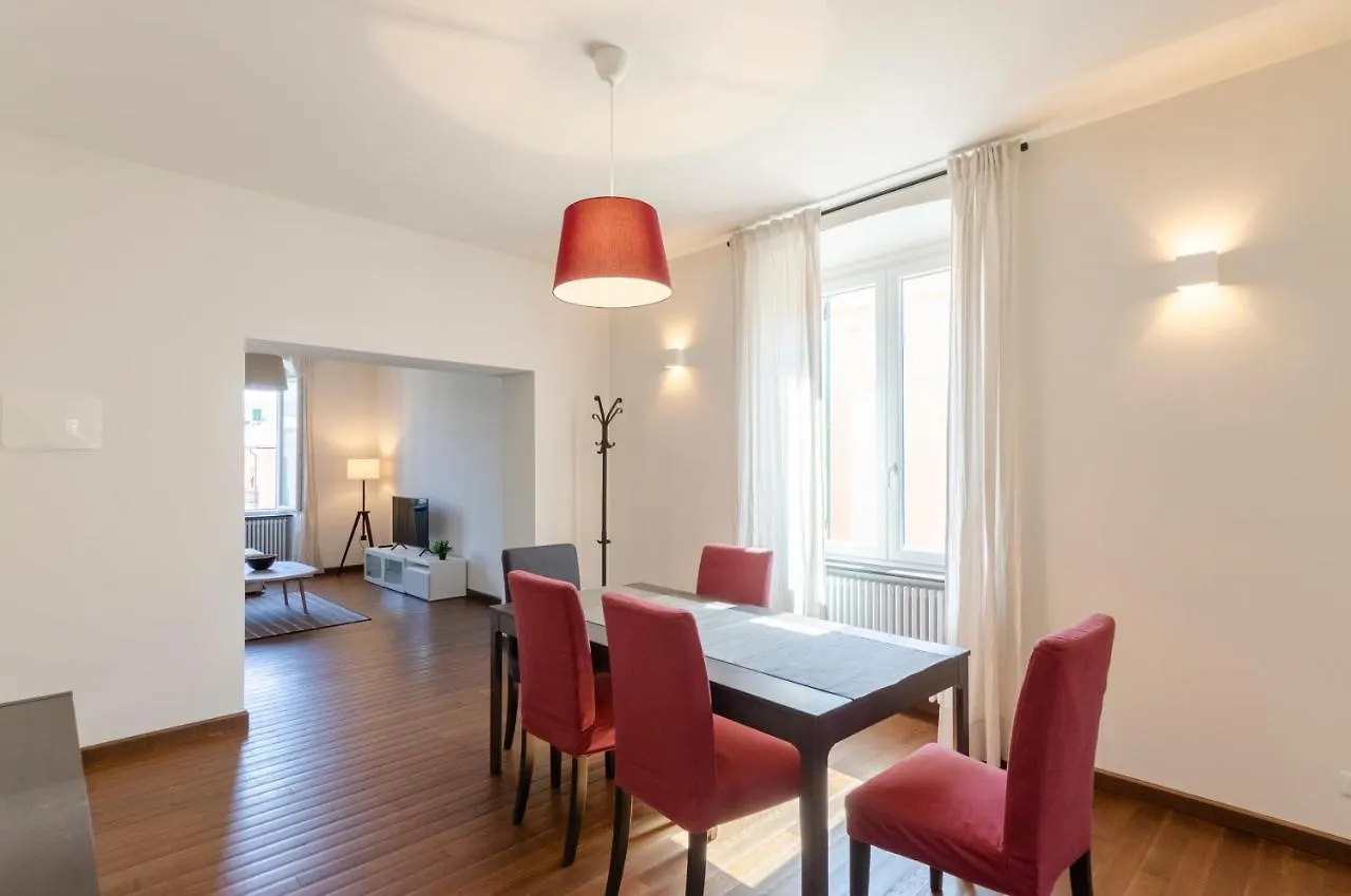 Appartamento Joivy Spacious Family Apt For 4, In Carignano, Genova