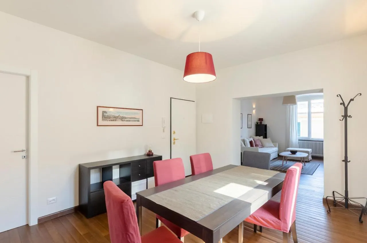 Joivy Spacious Family Apt For 4, In Carignano, Genova Italia