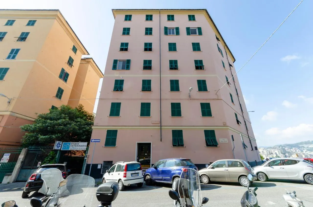 Joivy Spacious Family Apt For 4, In Carignano, Genova Appartamento