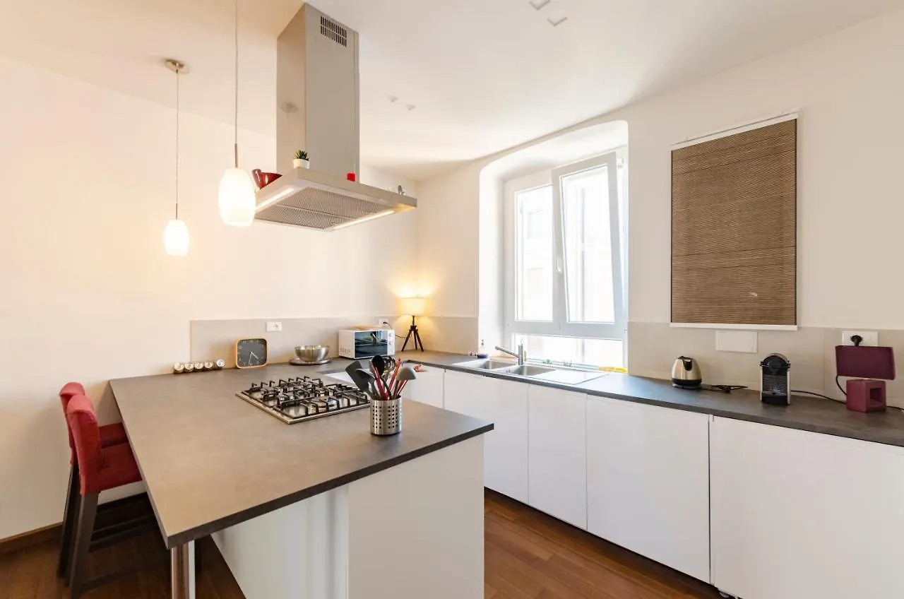 Joivy Spacious Family Apt For 4, In Carignano, Genua Italien