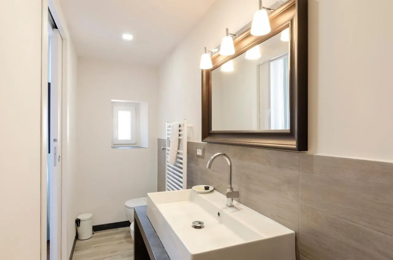 Lägenhet Joivy Spacious Family Apt For 4, In Carignano, Genua Italien