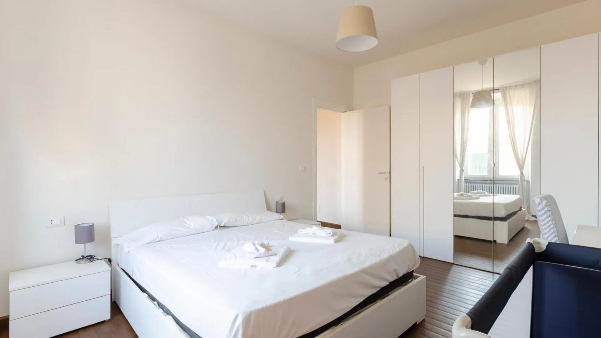 Joivy Spacious Family Apt For 4, In Carignano, Genua