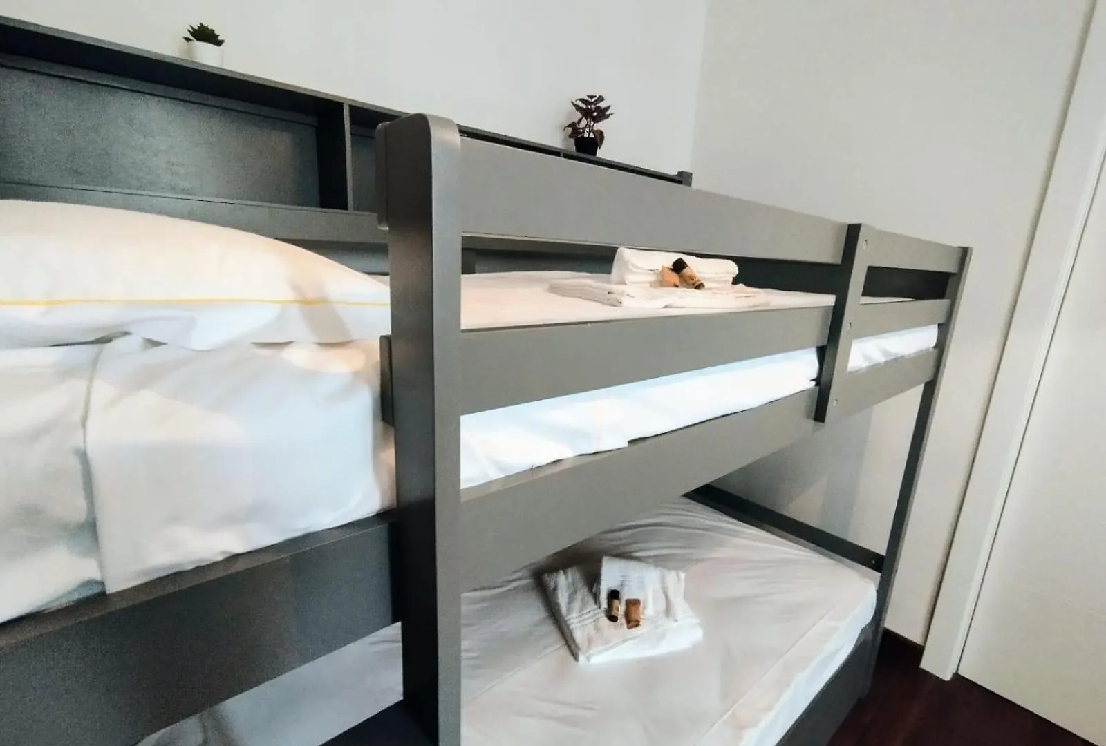 Joivy Spacious Family Apt For 4, In Carignano, Genua