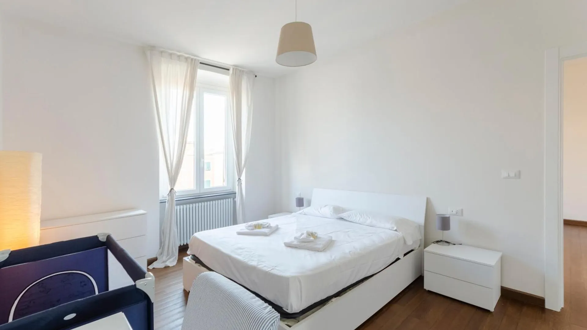 Joivy Spacious Family Apt For 4, In Carignano, Genua 0*,