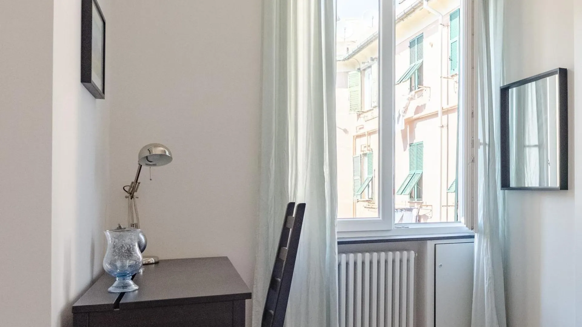Joivy Spacious Family Apt For 4, In Carignano, Genua Italien
